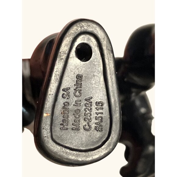 Venom Action Figure With Removable Black Suit & Pink Tongue - Picture 7 of 10